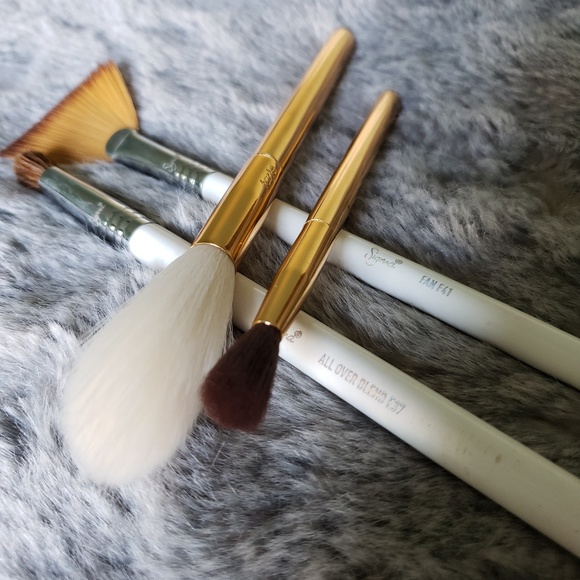 Tarte brush with white bristle - Picture 3 of 3